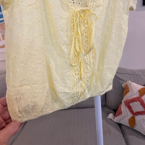 Dance & Marvel Yellow Lace Crop Top - Picture 3 of 6